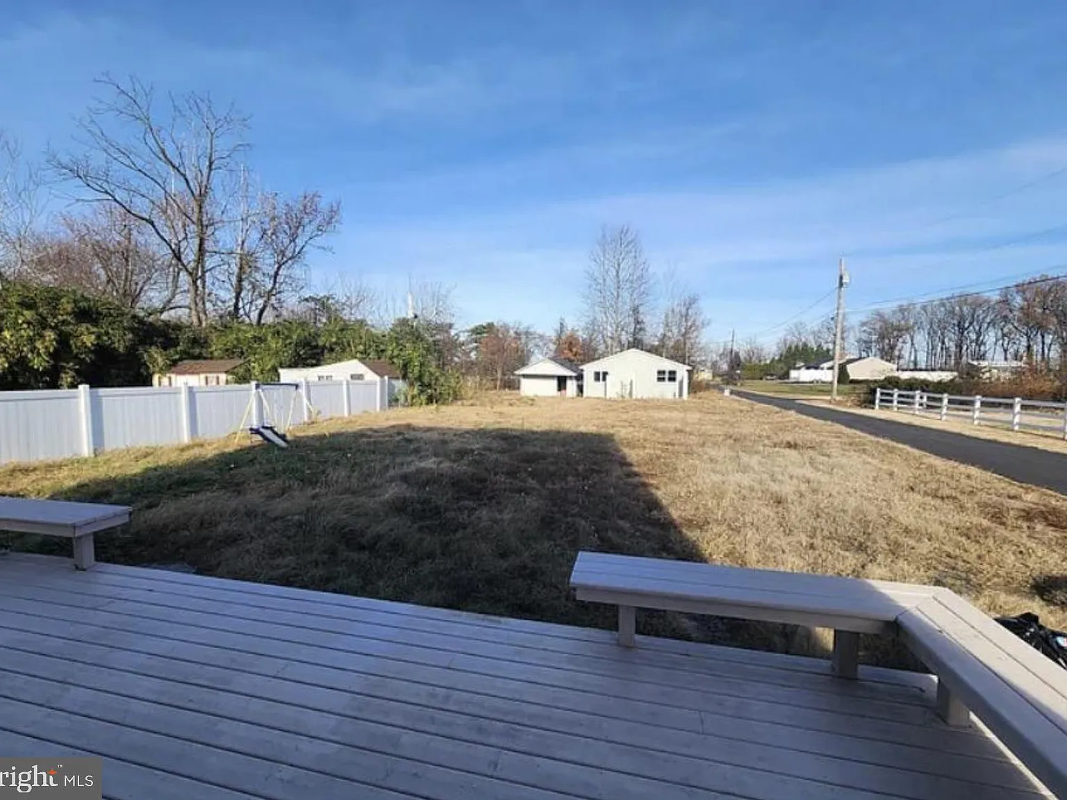 4 bed, 2.0 bath, 2336 sqft, $2,500 — Photo 3