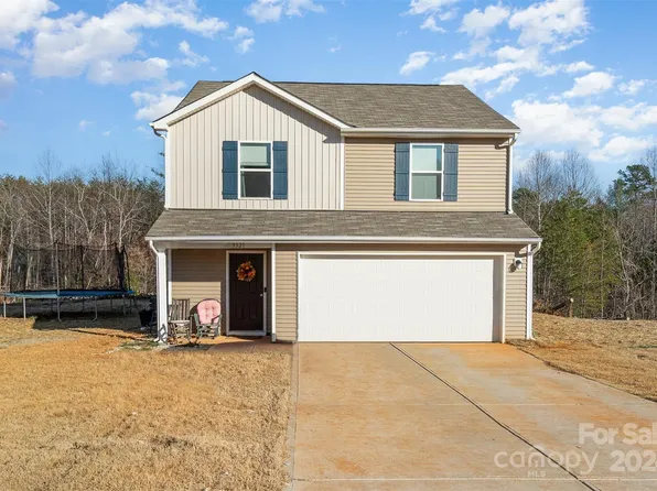 3321 Rian Dr, Lenoir, NC 28645
