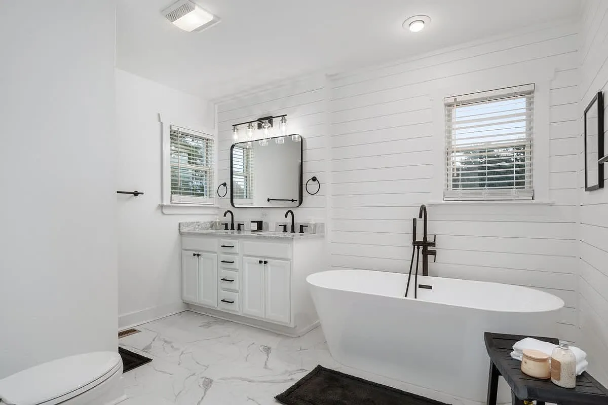 223 W Hayman Blvd — Photo 2
