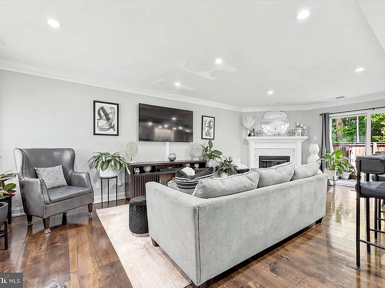 1750 Oakwood Ter #17A — Photo 6