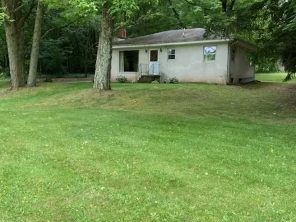 7398 Stewart Sharon Rd, Hubbard, OH 44425