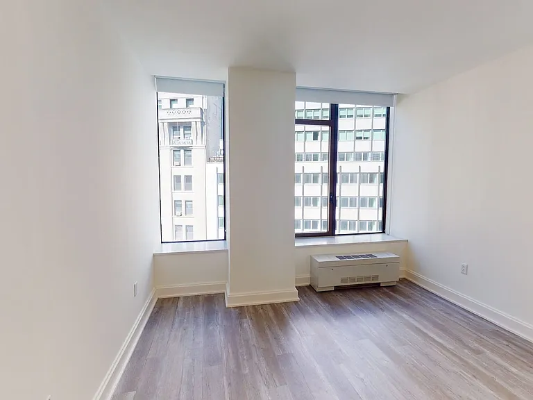 10 Hanover Square — Photo 165