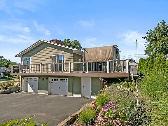 3rd image of 5218 Queensbury Dr SE #1