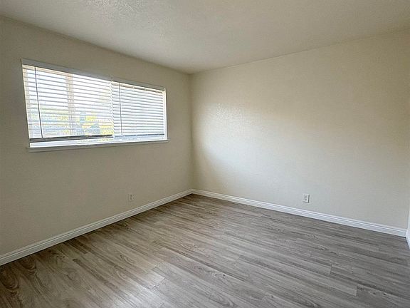 4th image of 3718 45th Ave