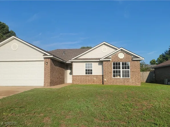 901 S 38th St, Van Buren, AR 72956