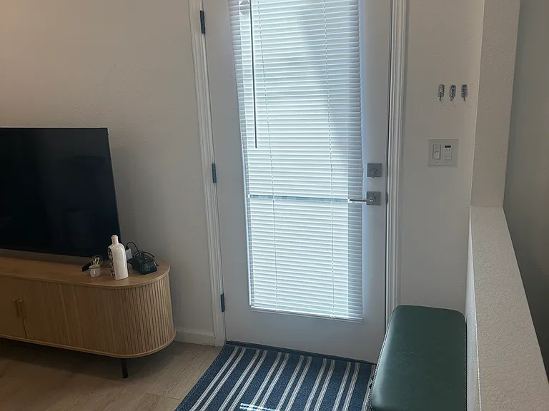 2958-68 Reynard Way #2960 — Photo 7