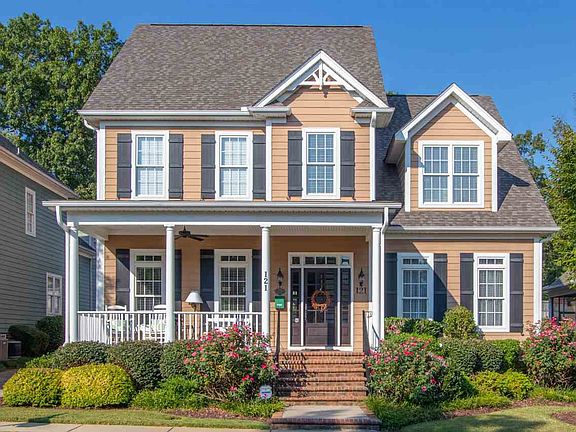 2nd image of 121 Applewood Dr