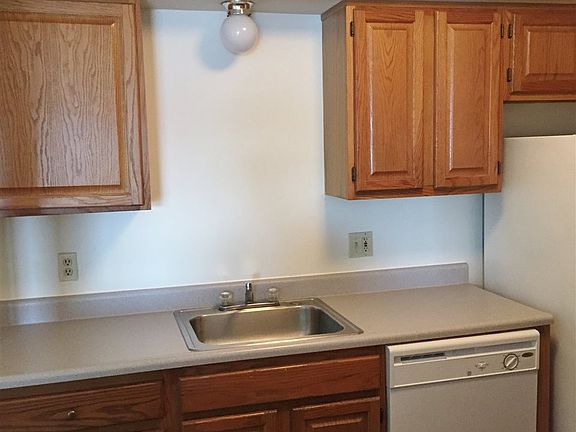 3rd image of 7 Railroad Ave APT 305