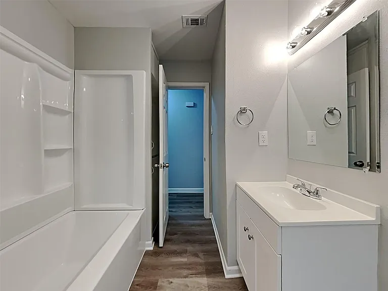 5825 Aton Ave — Photo 14