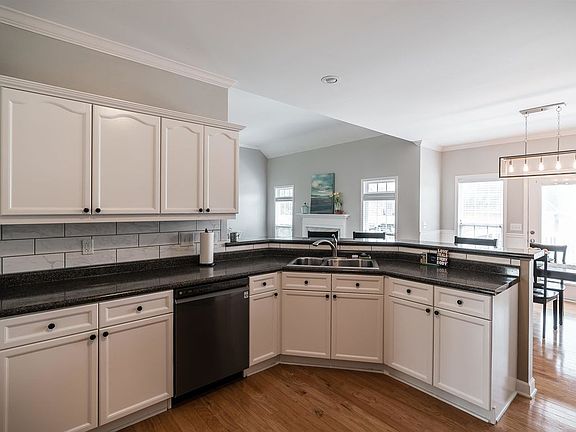 5th image of 1033 Grider Dr