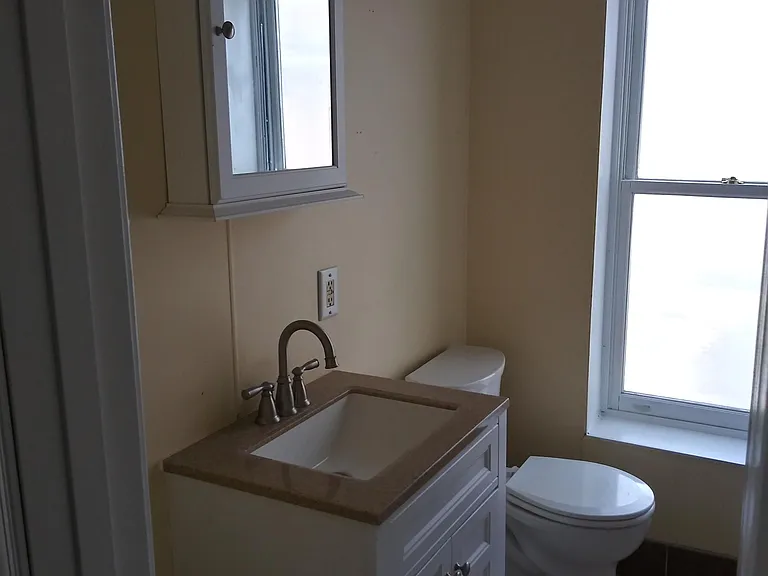 1413 N George St #2 — Photo 6