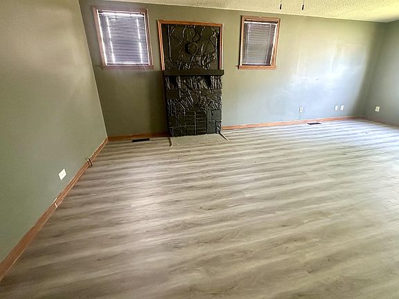 4th image of 403 7th St
