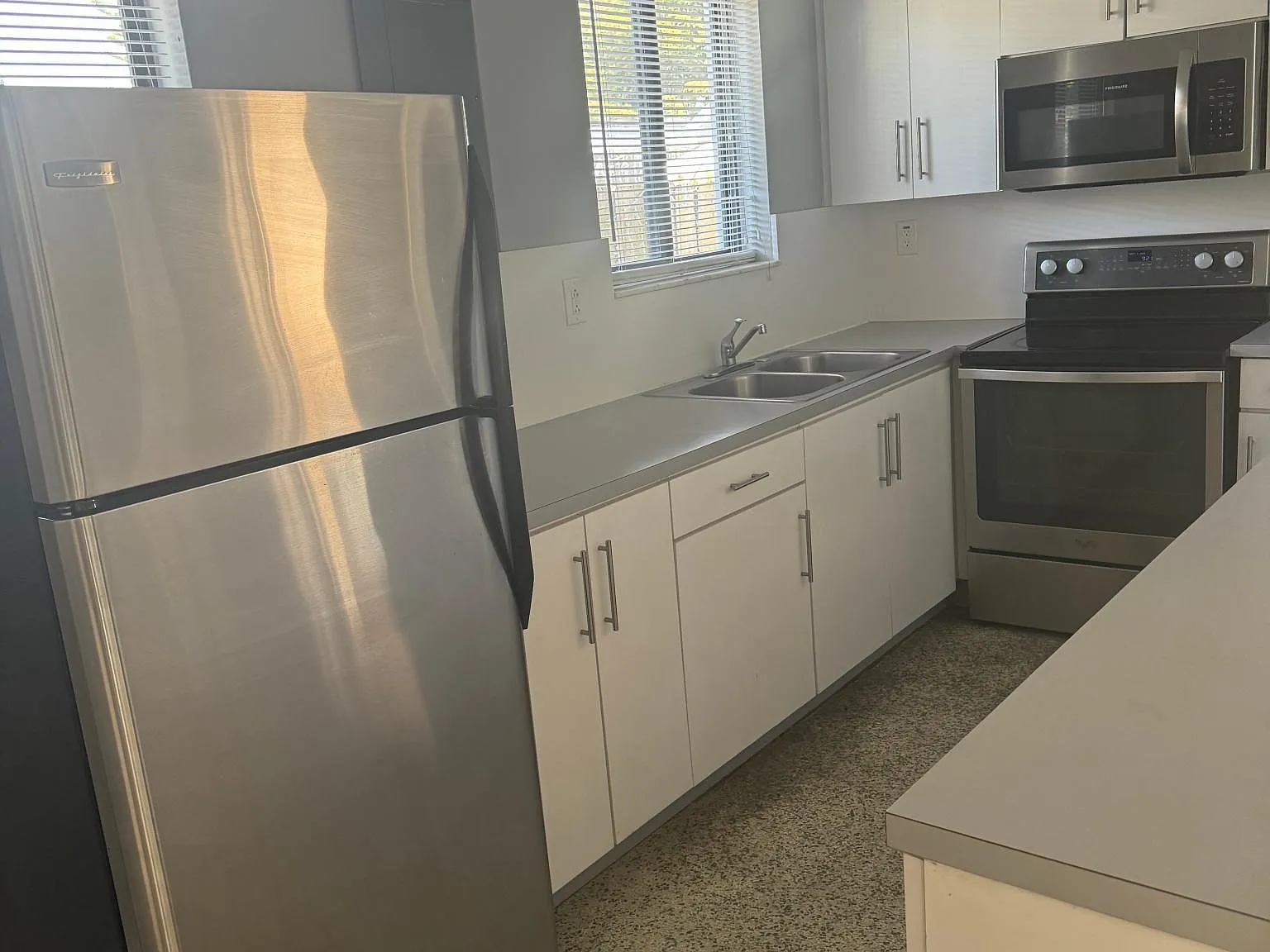 2 bed, 1600 sqft, $3,100 — Photo 2