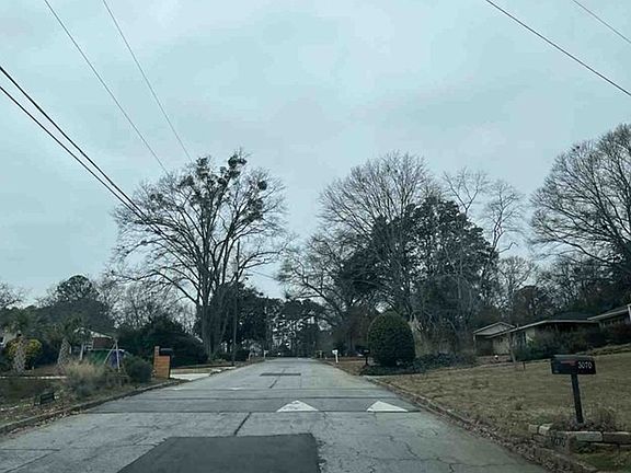 Exterior Neighborhood (street photo)