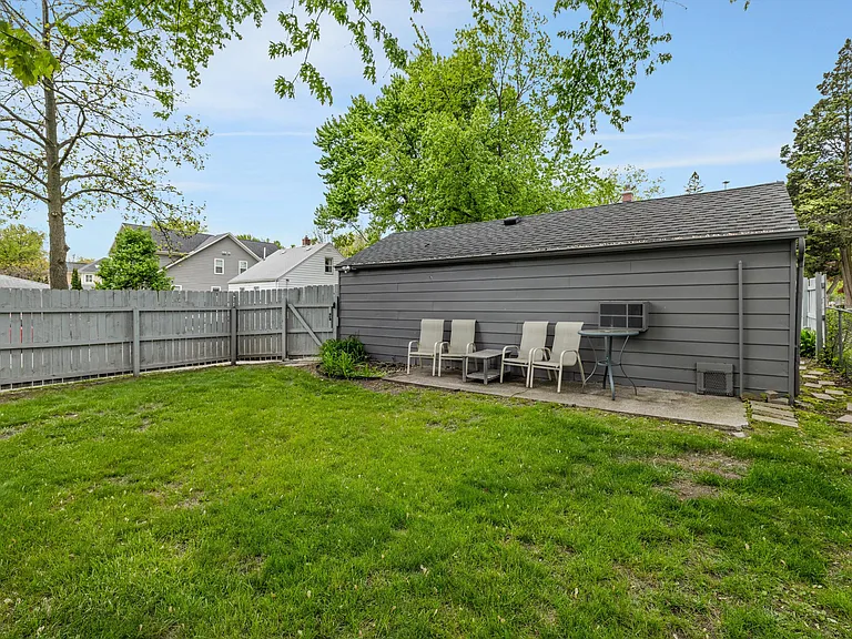 Bonus Backyard