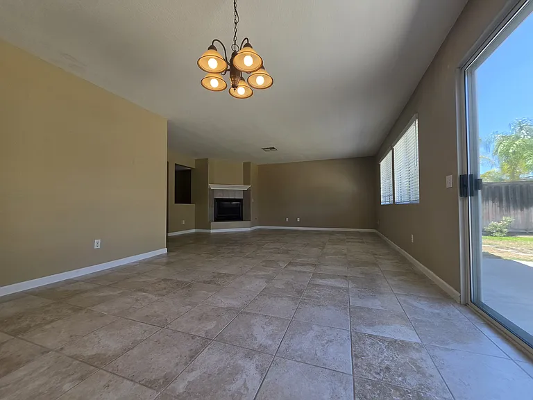 23752 Pepperleaf St — Photo 6