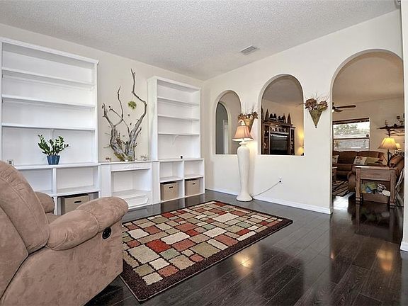 3rd image of 2761 Brierdale Dr
