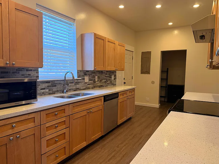 3705 McKinley Ave — Photo 11