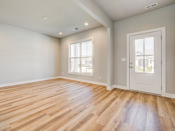 4th image of 3888 Brookfield Dr