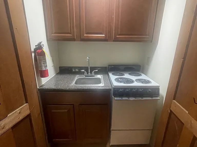 25 Bartlett Ave — Photo 7