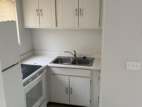 2nd image of 24 W Shadbolt St #24