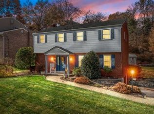 7038 Lawrence Dr, Bethel Park, PA 15102