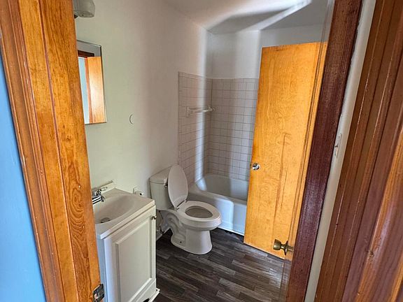 5th image of 378 Juless St