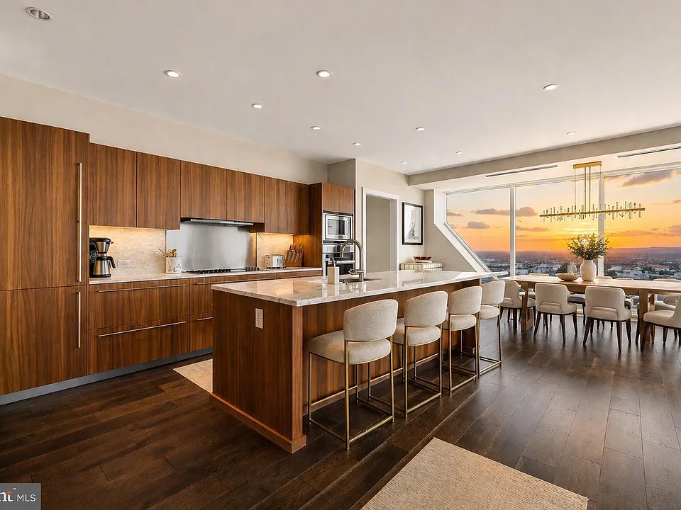 50 S 16th St #5501