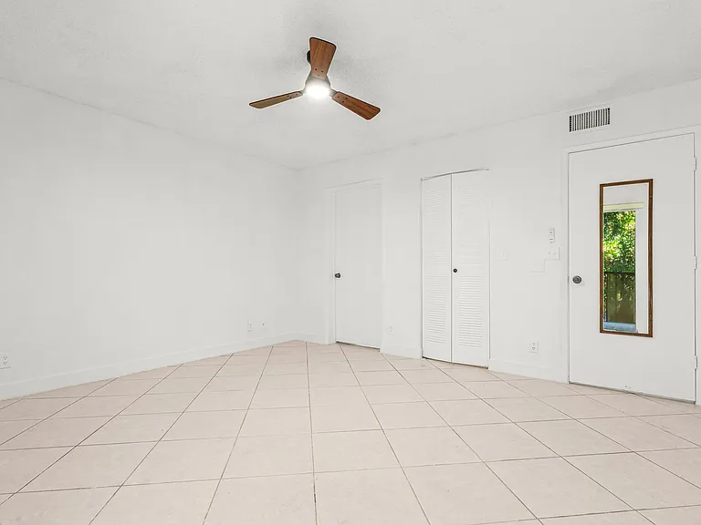 7301 Amberly Ln #304 — Photo 21