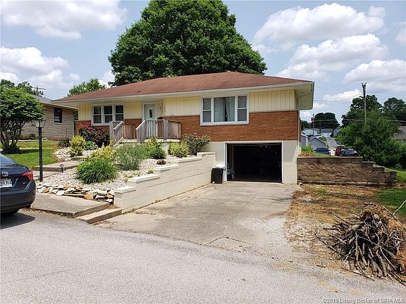 4th image of 109 N Lockwood Ave