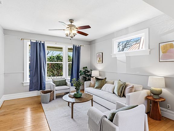 5th image of 3923 SE Main St