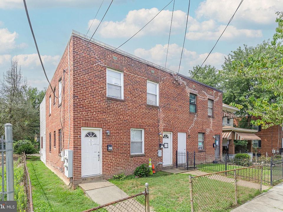 1st image of 4229 Dix St NE