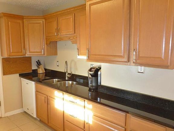 3rd image of 3212 Campbell Dr