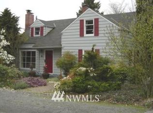 1927 N 90th St, Seattle, WA 98103