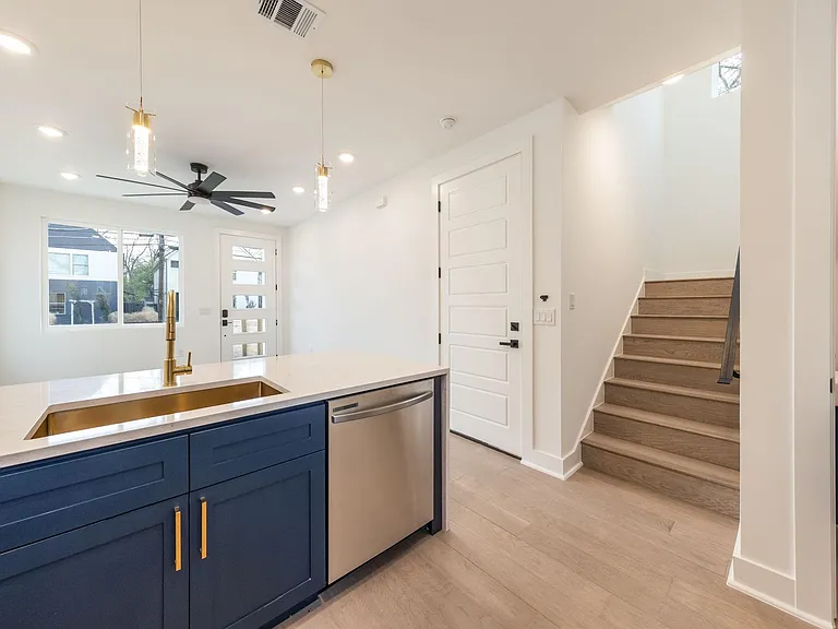 2508 E 4th St #A — Photo 15