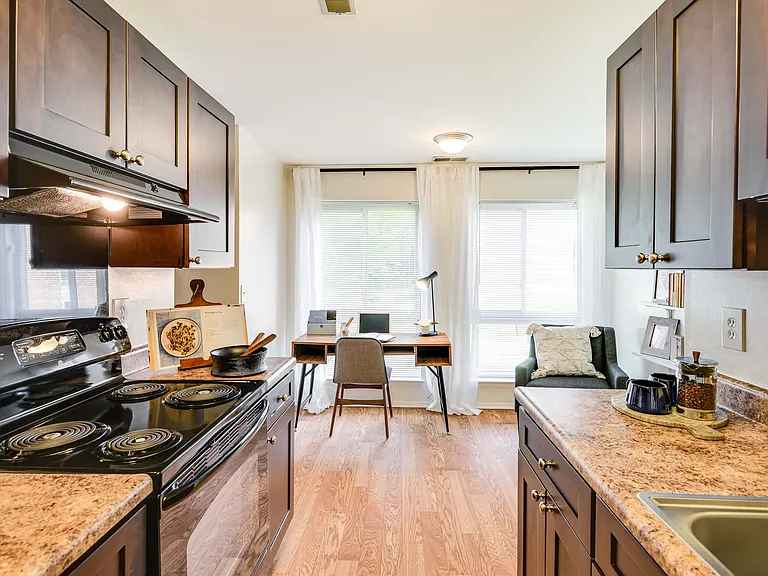 Westwinds Apartments — Photo 16