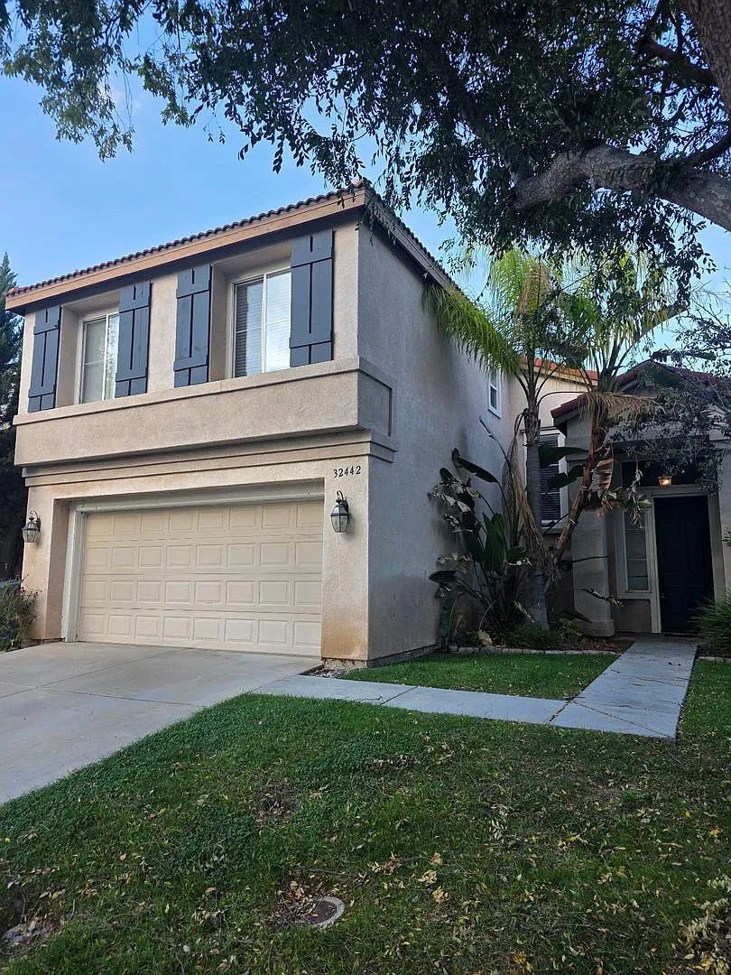 3 Bedroom Home in Paseo del Sol - New Paint and Flooring! — Photo 1