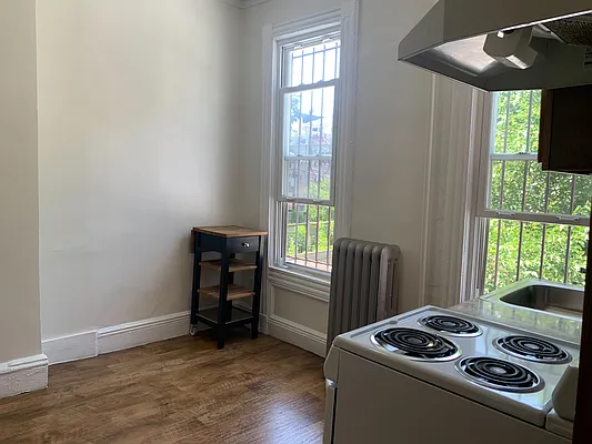 Rented by Spot Real Estate | media 6