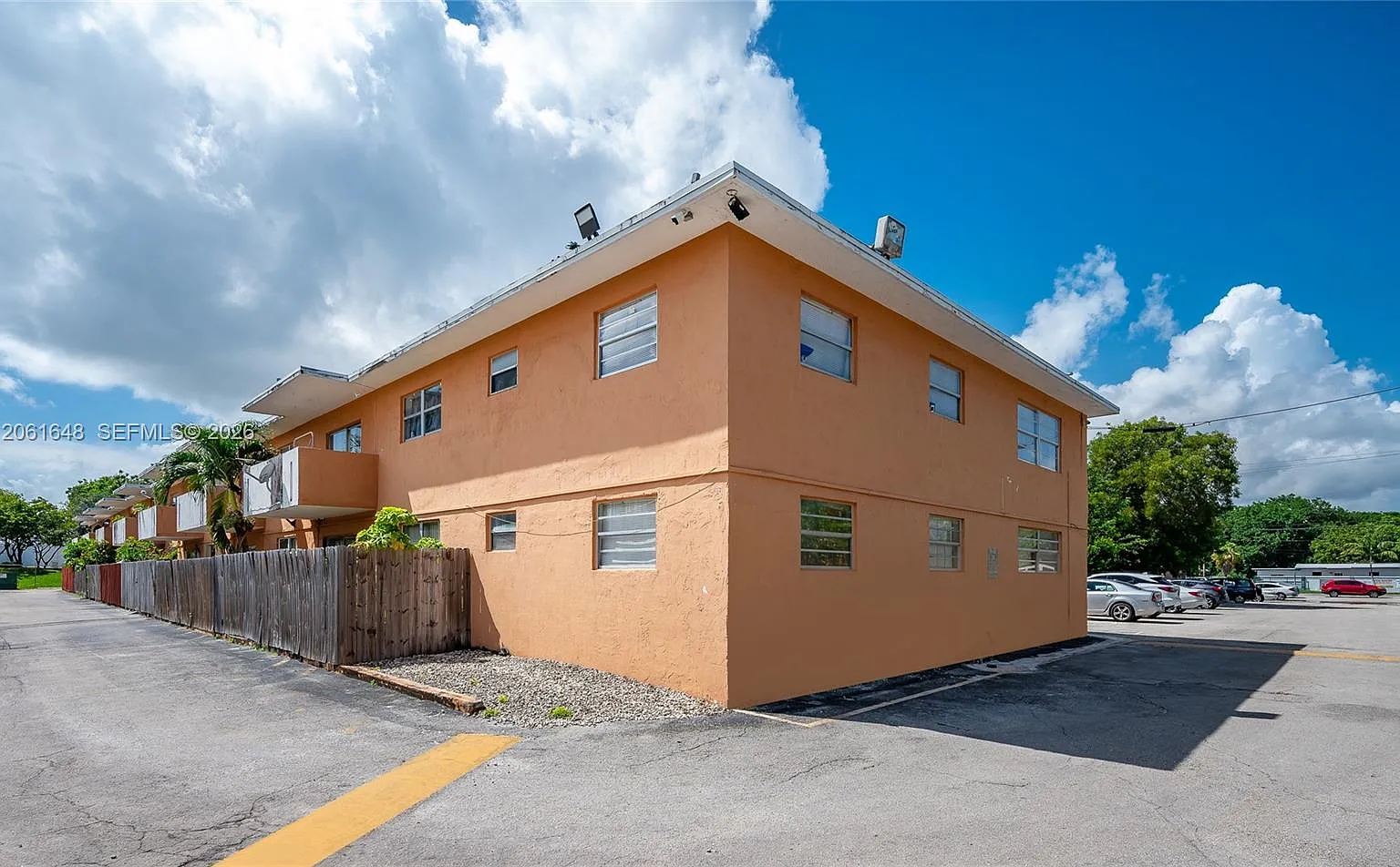 Villas At Cutler Bay Cond — Photo 1