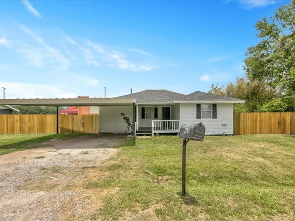 145 Schoolview Dr, Bridge City, TX 77611