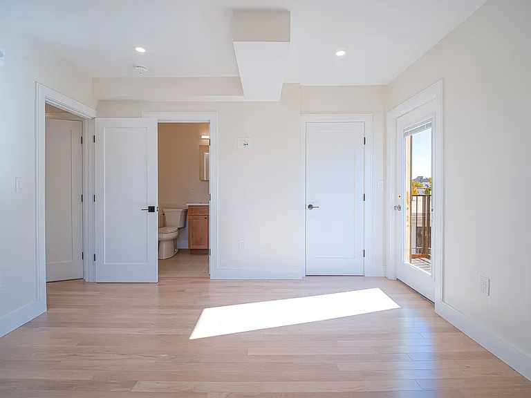 59 Gove St #4 — Photo 10