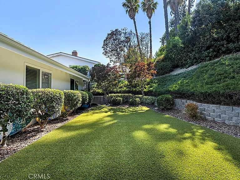 20509 Rhoda St — Photo 14