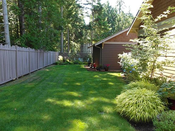 2nd image of 1933 Hogue Pl NE