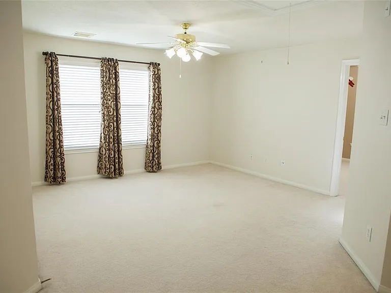 3334 Worthington Dr — Photo 9