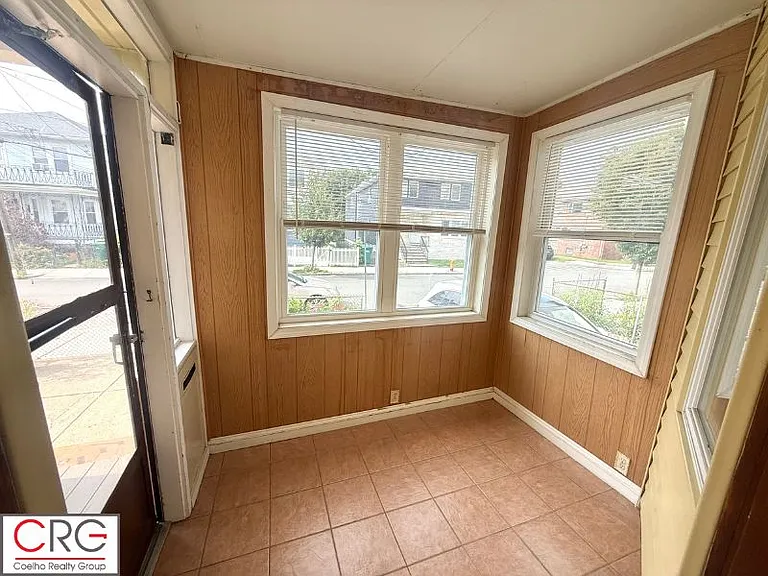 99 Windsor Rd #1 — Photo 24