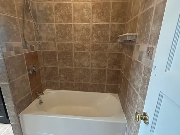 139 Narragansett Ave #1F, Barrington, RI 02806