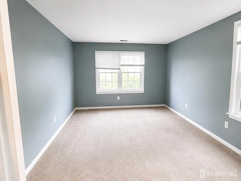 903 Woodhaven Dr — Photo 7