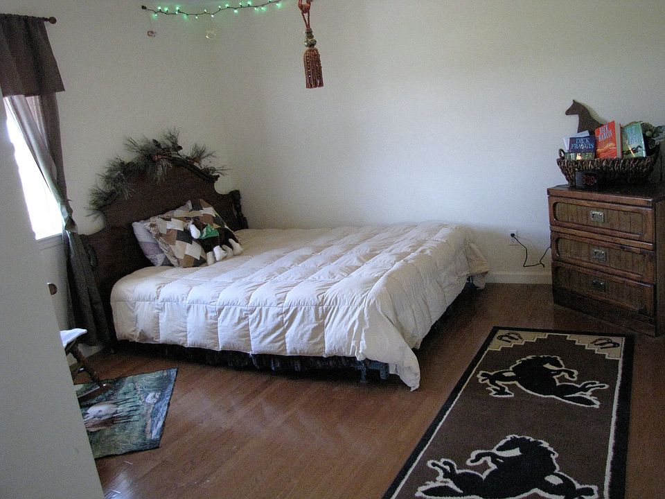 Spare bdrm/ top floor