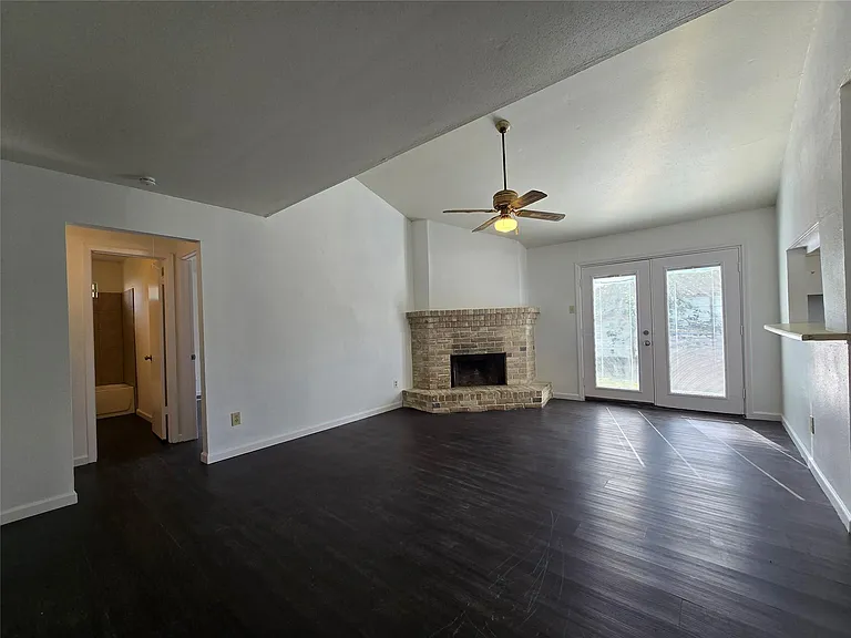 5543 Ambern Dr — Photo 4
