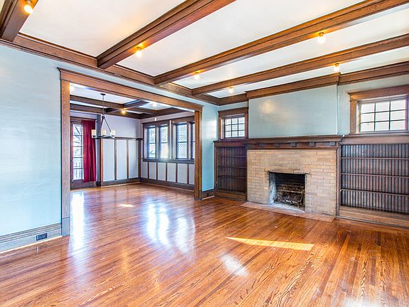 3rd image of 1611 W Ayres Ave